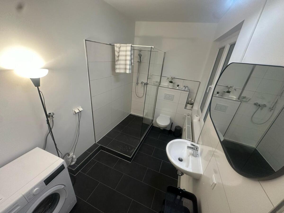And Connection Apartment